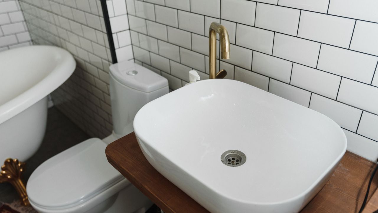 How to Install Bathroom Vanity Plumbing: Complete Guide