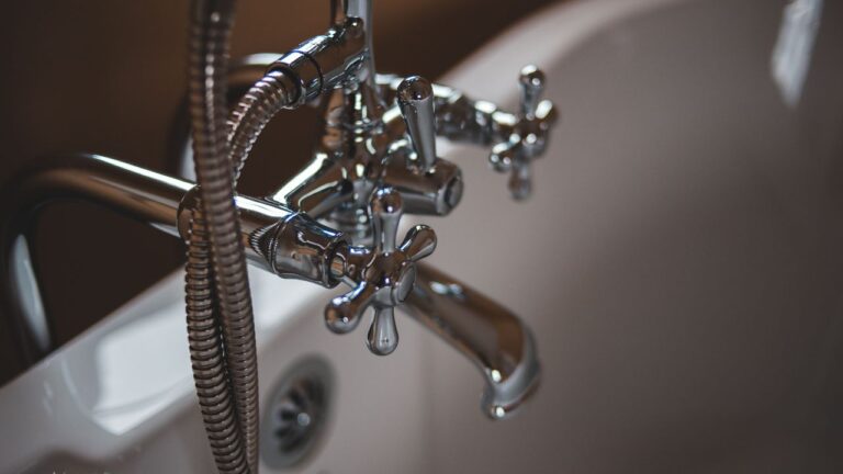 When Was Indoor Plumbing Invented? A Complete History
